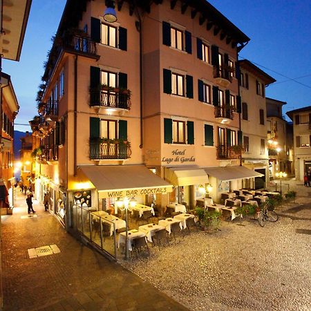 Hotel Lago Di Garda มัลเชซิเน ภายนอก รูปภาพ