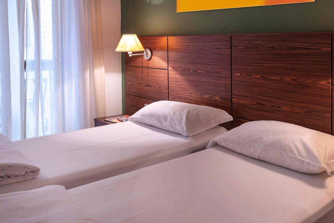 Hotel Lago Di Garda มัลเชซิเน ภายนอก รูปภาพ