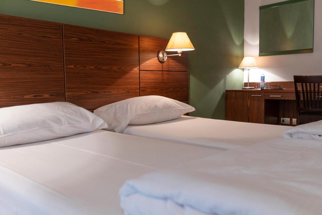 Hotel Lago Di Garda มัลเชซิเน ภายนอก รูปภาพ