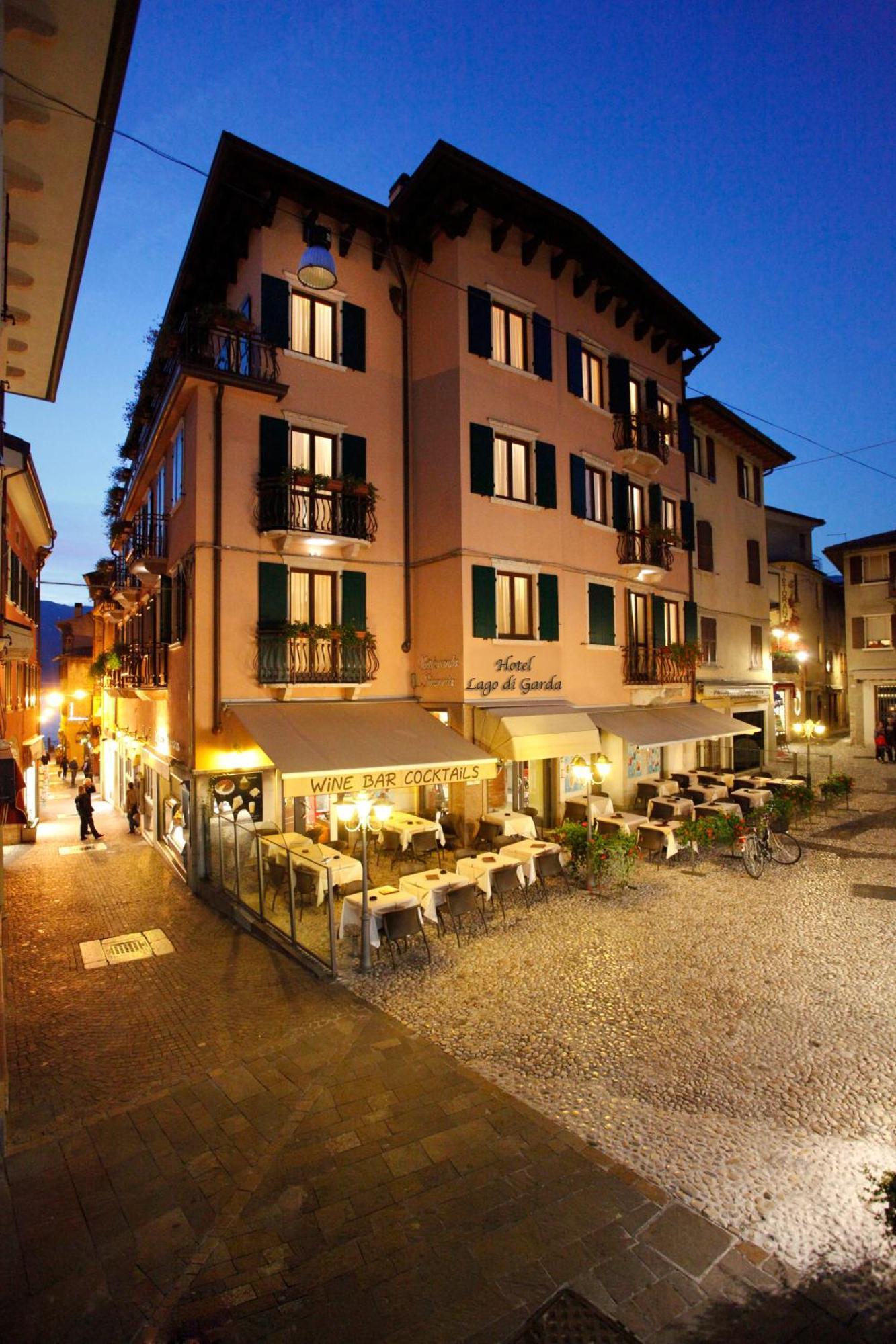 Hotel Lago Di Garda มัลเชซิเน ภายนอก รูปภาพ