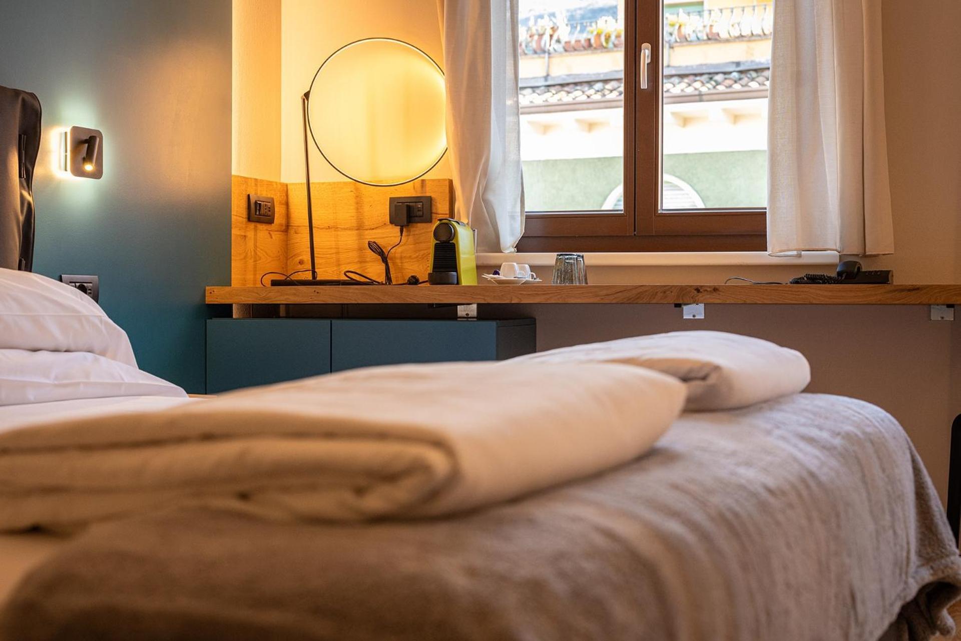 Hotel Lago Di Garda มัลเชซิเน ภายนอก รูปภาพ