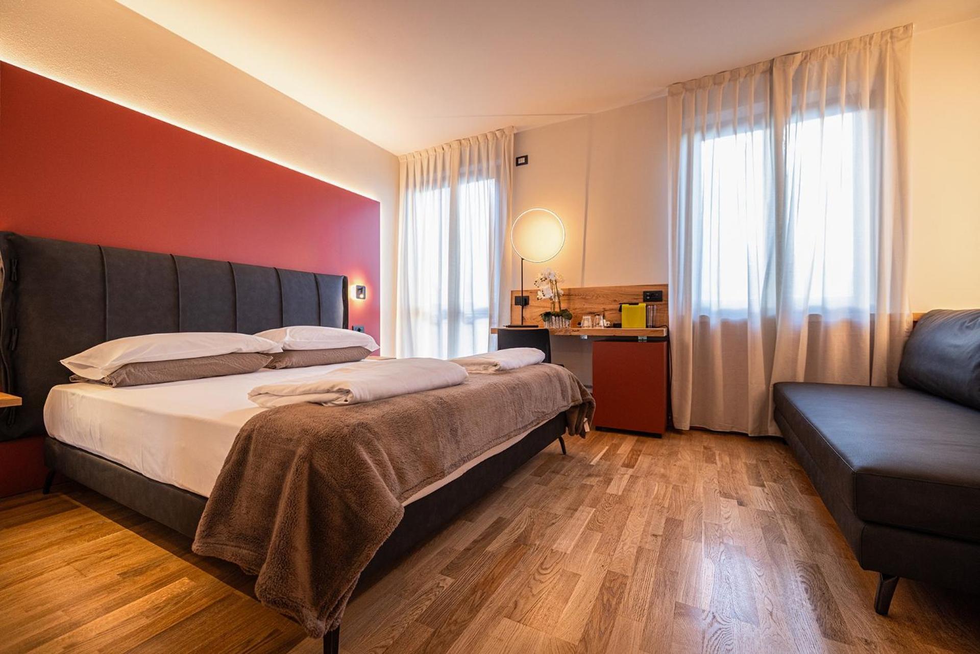 Hotel Lago Di Garda มัลเชซิเน ภายนอก รูปภาพ