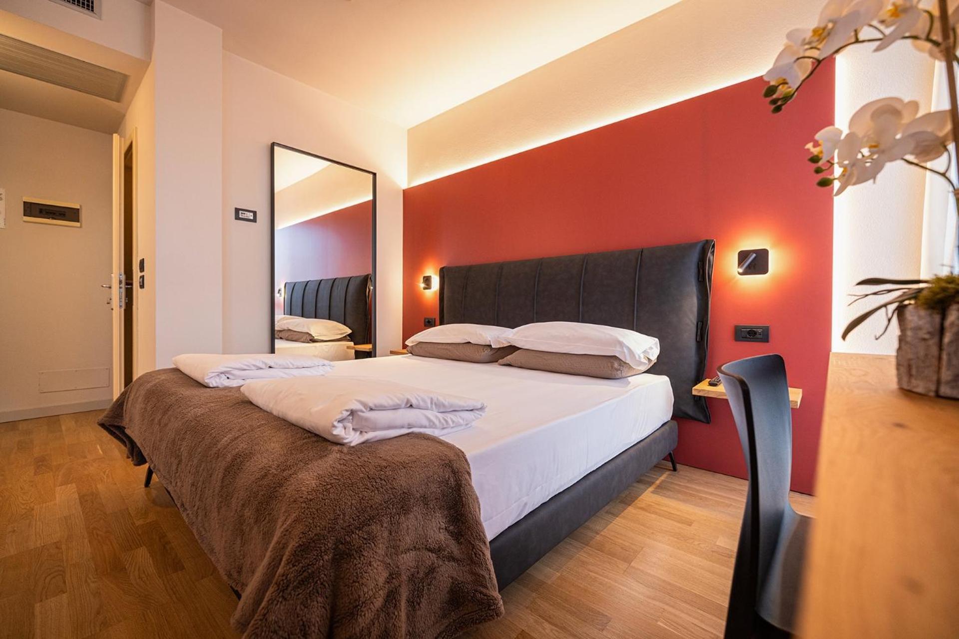 Hotel Lago Di Garda มัลเชซิเน ภายนอก รูปภาพ