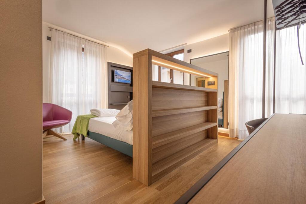 Hotel Lago Di Garda มัลเชซิเน ภายนอก รูปภาพ